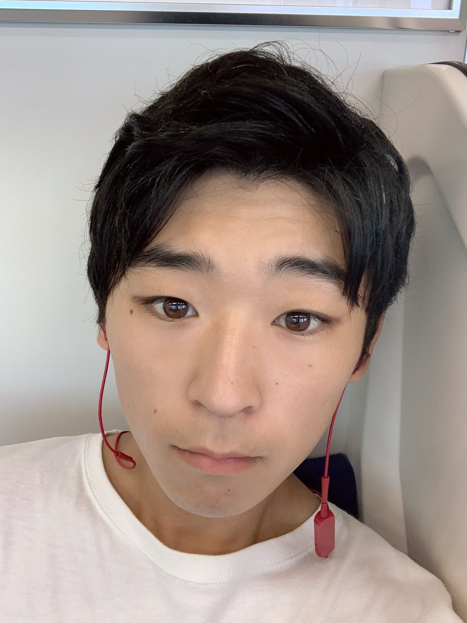 たかぶちゆうと على تويتر 最近汗で前髪崩れるからと前髪上げてたら職場で好評だったのでこれから高渕のデフォルトはこれになります ちなみにいうと五関さんの代役やり始めたときに初めて髪型にこだわりましたw 似てないから髪型だけでも ってw 3年ぶりの髪型変更