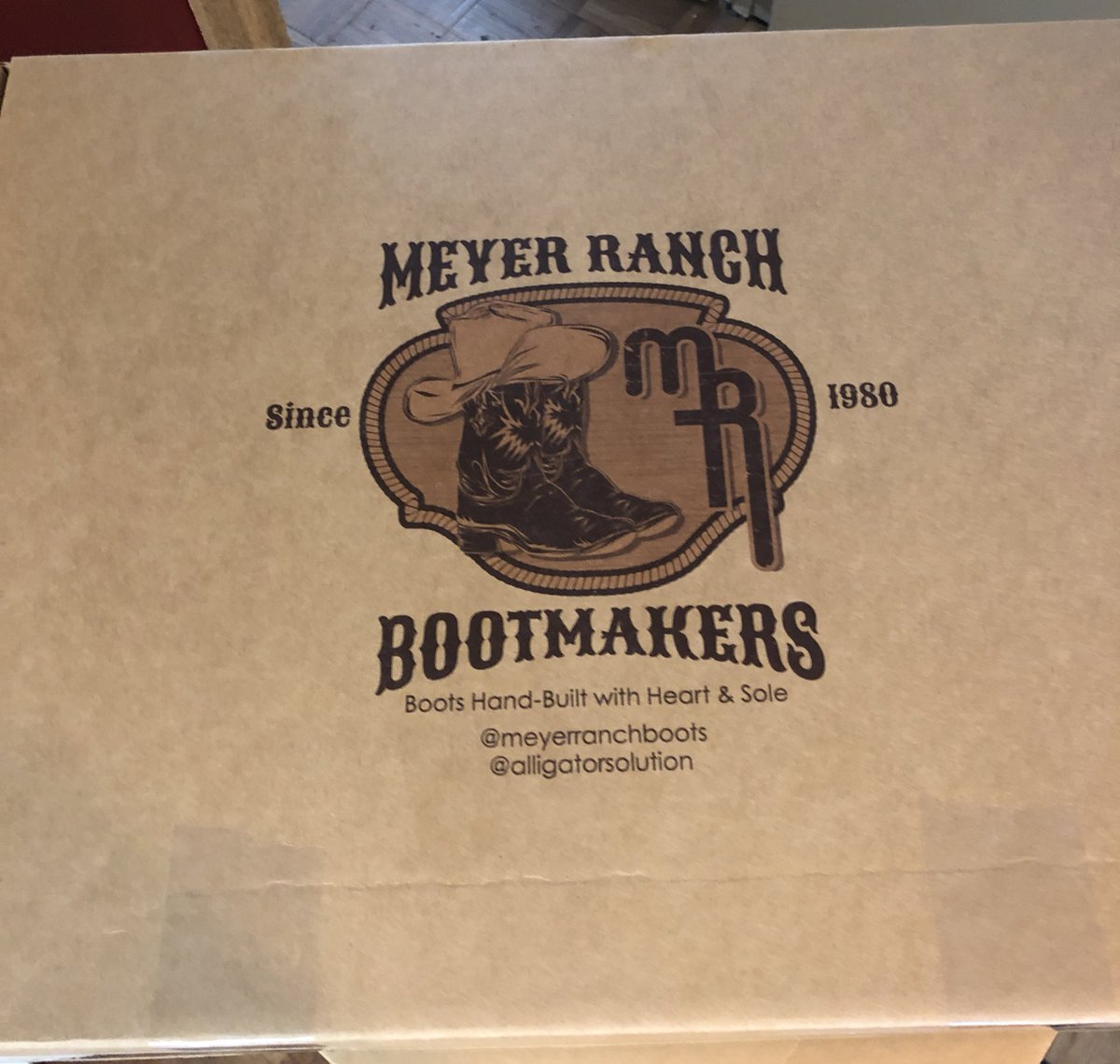 meyer_ranch's tweet photo. Our new boot boxes have arrived! #meyerranchboots #branding #customboots #wearyourtrophy https://t.co/rlIbBujTpT