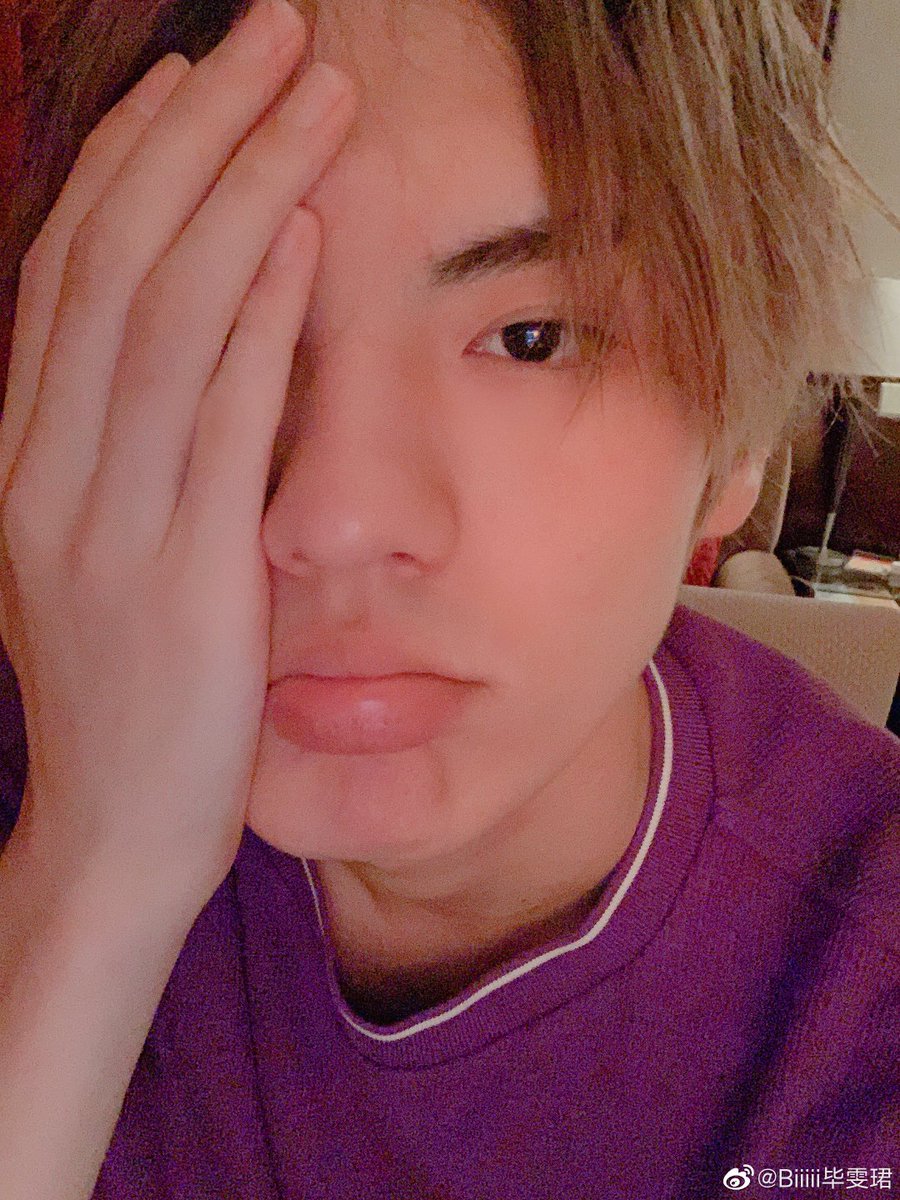 {Trans} 190807 #BiWenjun Weibo Update " #ไอดอลแข่งบอกรักเทศกาลในทานาบาตะ #คำบอกรักเทศกาลทานาบาตะ สุขสันต์วันเทศกาลทานาบาตะนะครับเฮยฮู่ beauty วันนี้ผมรู้จักเพื่อนใหม่คนนึง ดื้อดึงจะฉลองเทศกาลนี้กับผมให้ได้ ไล่ยังไงก็ไม่ไป ชื่อของมันคือตากุ้งยิง"