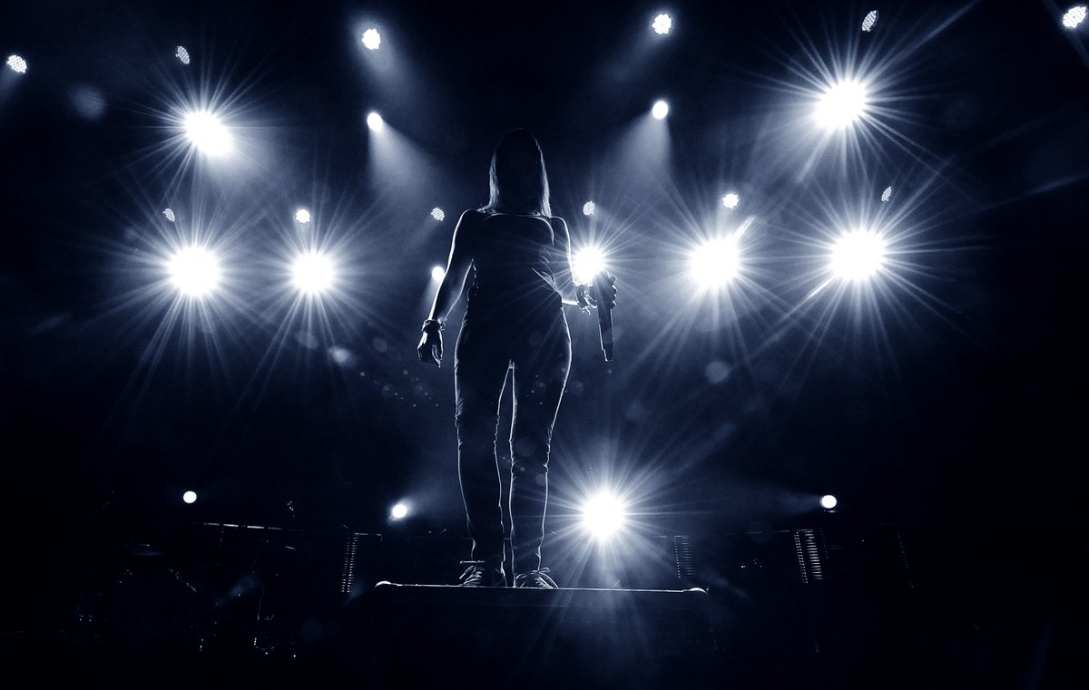 paramore_otd's tweet photo. 8th August 2010 - Darien Lake Performing Arts, Darien Center, NY
#paramore #hayleywilliams #darien https://t.co/lqemmIJSzQ