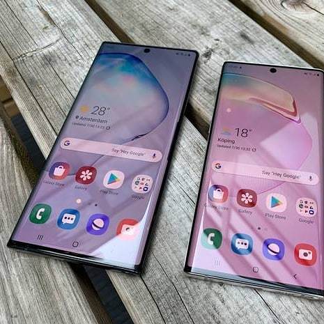 TechifyMe's tweet photo. @samsungmobile launches #samsungnote10 in 2 variants.
Details coming uo in next .

#samsungmobile https://t.co/J3F4h9RcJd https://t.co/x1iTy36GZ0