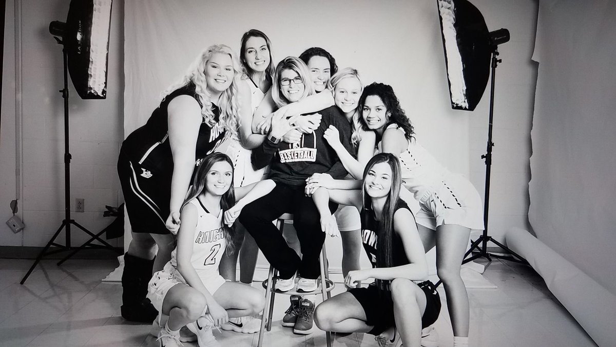 MommaHahn24's tweet photo. As FHN starts another year tomorrow... others will start soon.   Wishing each of these FRESHMEN an exciting journey of continuing to chase those dreams!  Never stop working, giving others your best, and love every minute!  ❤️❤️❤️❤️❤️❤️❤️ https://t.co/LMDJVhevdM