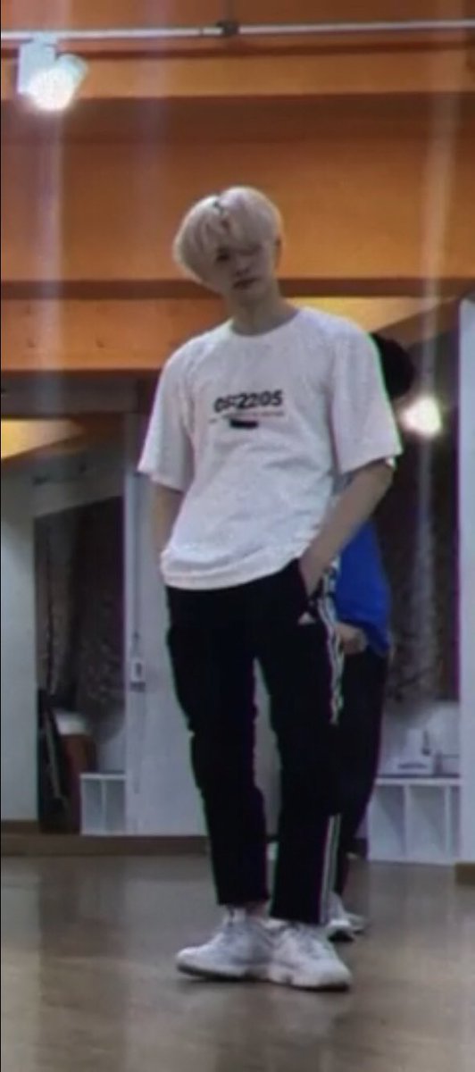 minkyusiast's tweet photo. i cant be making this up he looks so good wtf https://t.co/MNYTYMSk1H