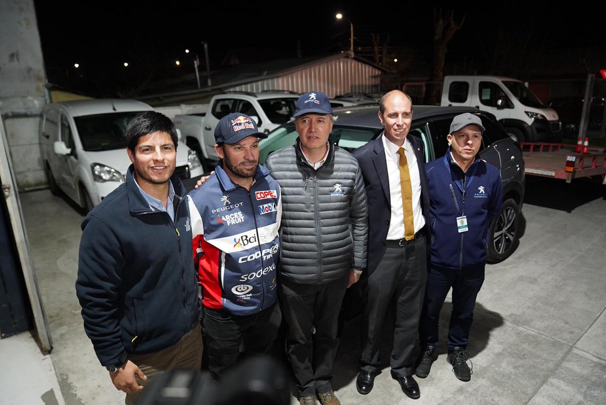 Delegación Presidencial Regional de Ñuble (@dprnuble) on Twitter photo 🏁 ¡Ñuble se convierte en el epicentro del mundo motor!
Nada menos que <a href="/ChalecoDakar/">Francisco Chaleco Lopez C.</a> arribó a la región junto al Equipo <a href="/Peugeot/">Peugeot</a> e invitó a toda la comunidad a vivir el lanzamiento de la 4ta Fecha del <a href="/RallyMobilChile/">RallyMobil</a> en Quillón, desde este viernes 🏆 ¡No te lo pierdas! 🏁 ¡Ñuble se convierte en el epicentro del mundo motor!
Nada menos que <a href="/ChalecoDakar/">Francisco Chaleco Lopez C.</a> arribó a la región junto al Equipo <a href="/Peugeot/">Peugeot</a> e invitó a toda la comunidad a vivir el lanzamiento de la 4ta Fecha del <a href="/RallyMobilChile/">RallyMobil</a> en Quillón, desde este viernes 🏆 ¡No te lo pierdas!