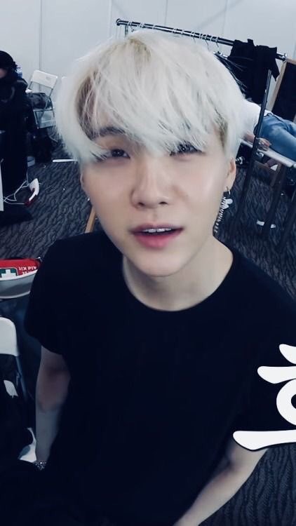 armypedia_help's tweet photo. rt and reply with the tags if you’re still not and will never be over these yoongi pics 🙋🏽‍♀️🙋🏽‍♀️🙋🏽‍♀️

#MPN #BTS #ARMY @BTS_twt https://t.co/qT8OdgMJrP