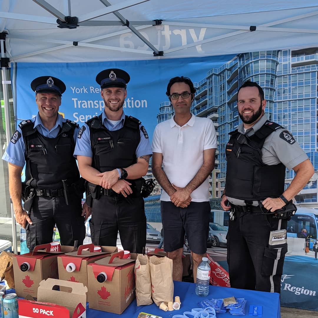 hamidghehi's tweet photo. It was my pleasure and a great opportunity to meet and shake hand with York Region Transit Security team in #RichmondHill center terminal in Customer appreciation day.
@YRTShulist99518
#yorkregion #loveyr https://t.co/uokfTUwvsD