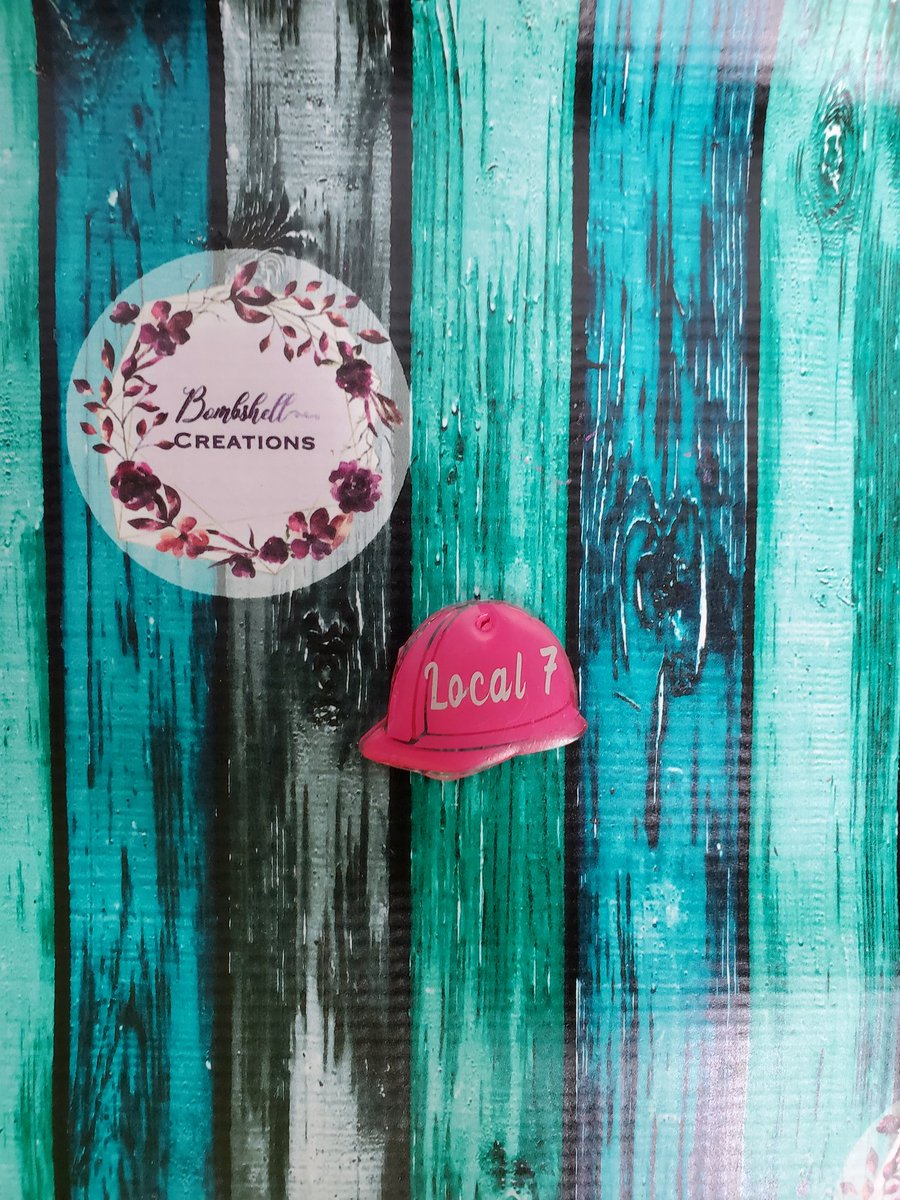 mmacdonald2017's tweet image. My girl MaryKate's custom pink #Local7 hard hat keychain #BombshellCreations #UnionLife #GirlsInTheUnion