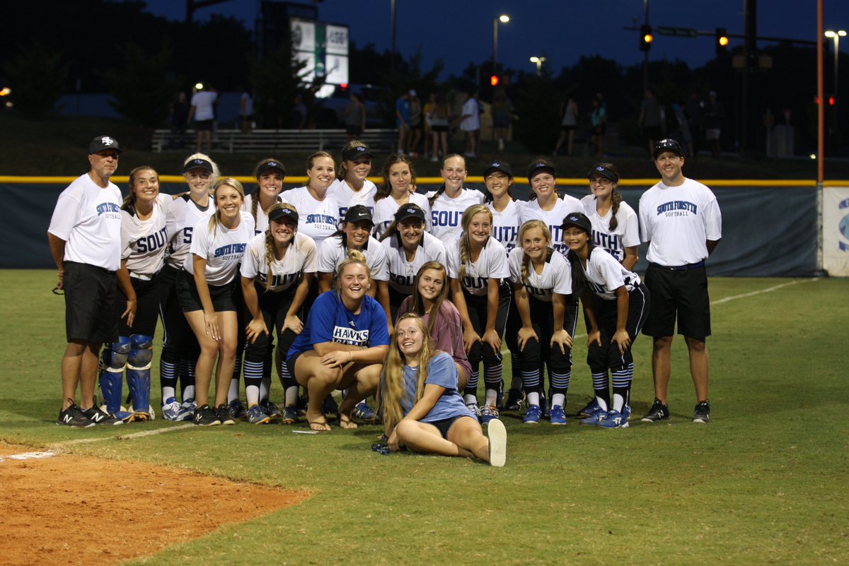 SoFoSoftball's tweet photo. South Forsyth jumps out to a 3-0 lead in the first inning against Creekview and holds on for a 5-2 victory!  Tonight's win marks the first career win for Coach Brooks!  Congratulations Coach!!! https://t.co/q3NR21Jhop