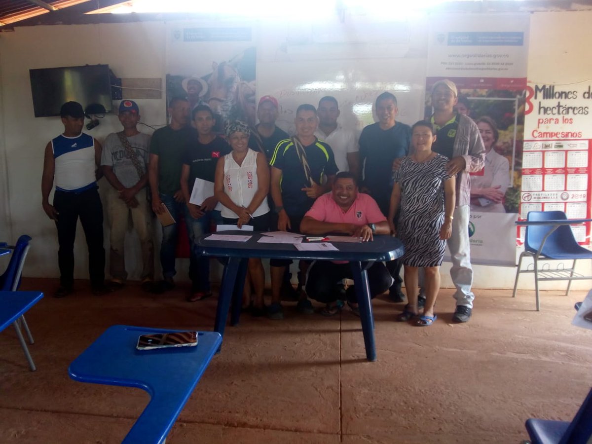 SIMONTFARC's tweet photo. Dos cooperativas de @SIMONTFARC iniciaron el proceso de capacitaciones en soldadura y fabricación de adobes respectivamente.  Estas iniciativas fortaleceran el proyecto de autoconstrucción  de vivienda. AGROSOLIDARIA donó  materiales para que las iniciativas anquen pronto. https://t.co/dTGIiutVNu