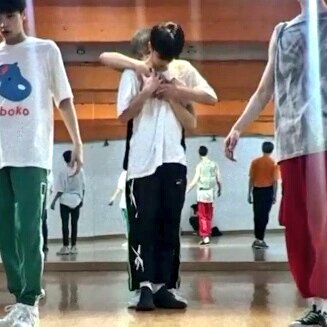 JuNe_iu's tweet photo. #HanKyul 😶😶😶99line
#X1 https://t.co/pQ7esEDefQ