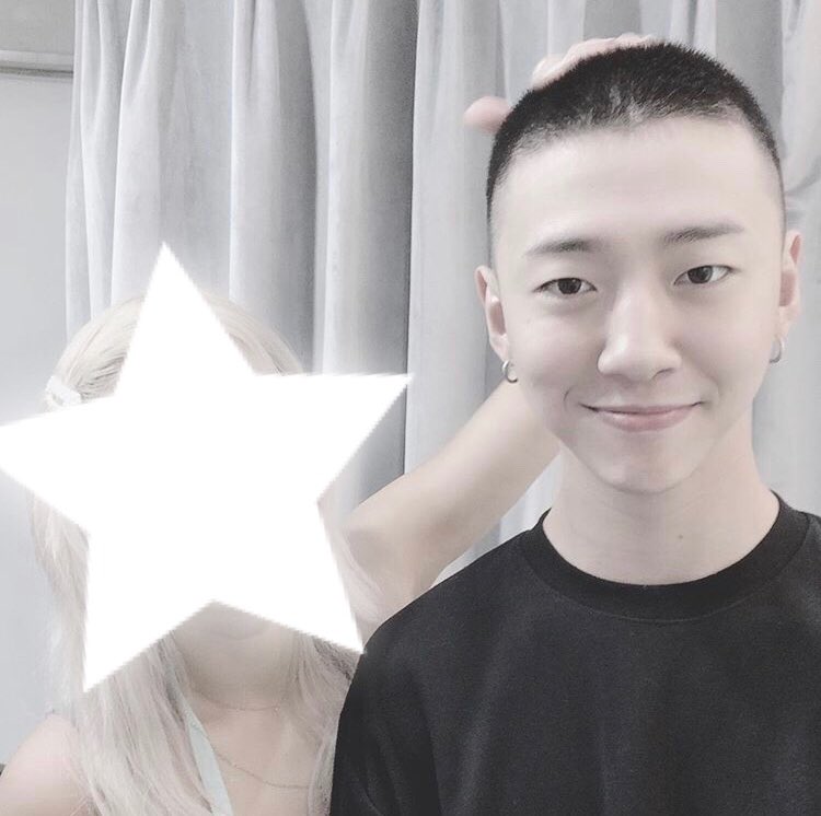 sweetjs6120's tweet photo. #방용국 @BAP_Bangyongguk 방용국 멋져👍최고야😘  https://t.co/4LBdRfatbK https://t.co/00SW5bvmGs
