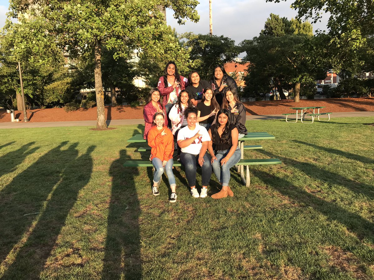 KDChiBetaDelta's tweet photo. It’s 87 day and all the Oregon chapters got together to celebrate it 🎉 🐧💖⚔️🛡 #87Fam #Kdchi #odphi #87day #kappadeltachi #omegadeltaphi https://t.co/OZS9hM2FuJ