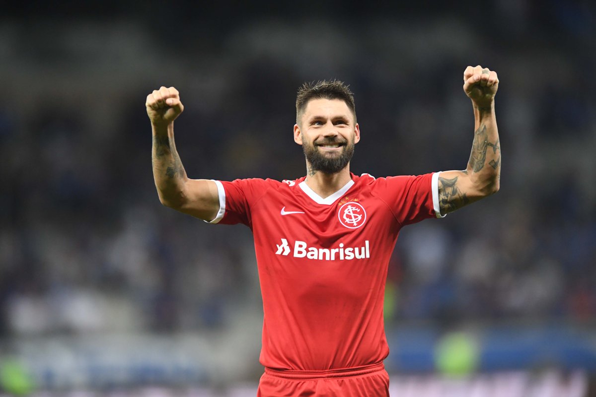 SCInternacional's tweet photo. Bom dia pra quem acordou mais feliz que o @rafaelsobis! 🇦🇹 https://t.co/DHy9SRWj9v