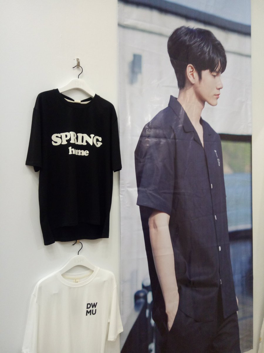 tukky_jiji's tweet photo. น้ององจามาทันวันเปิดร้าน The Spring Home มาเจอคุณองกับช้อปปิ้งนิดนึง @maymowelo @TSH_thailand #TheSpringHome #น้ององจา #ตัวเล็กของหม่าม้า https://t.co/PowpZg2X6i