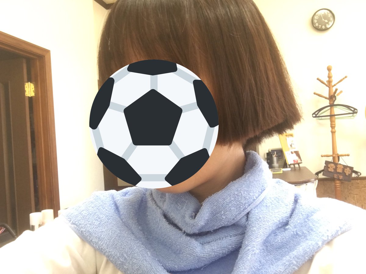 人生2回目のヘアドネーションしてきました。40センチくらい。さっっぱりしたー！ドネーション用の髪を切った時に一瞬小なつヘアーになりました