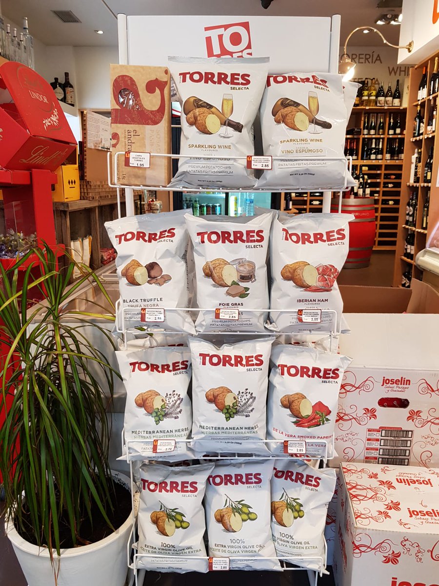 TiendasUniko's tweet photo. Os traemos las mejores patatas de bolsa, @PatatasTorres con un toque de pimentón de la vera, jamón, vino espumoso, trufa negra, aceite de oliva...hechas con un proceso artesanal basadas en la calidad de las materias primas al igual que nosotros en cuidar de nuestros clientes . https://t.co/Xx2uRmtOBr