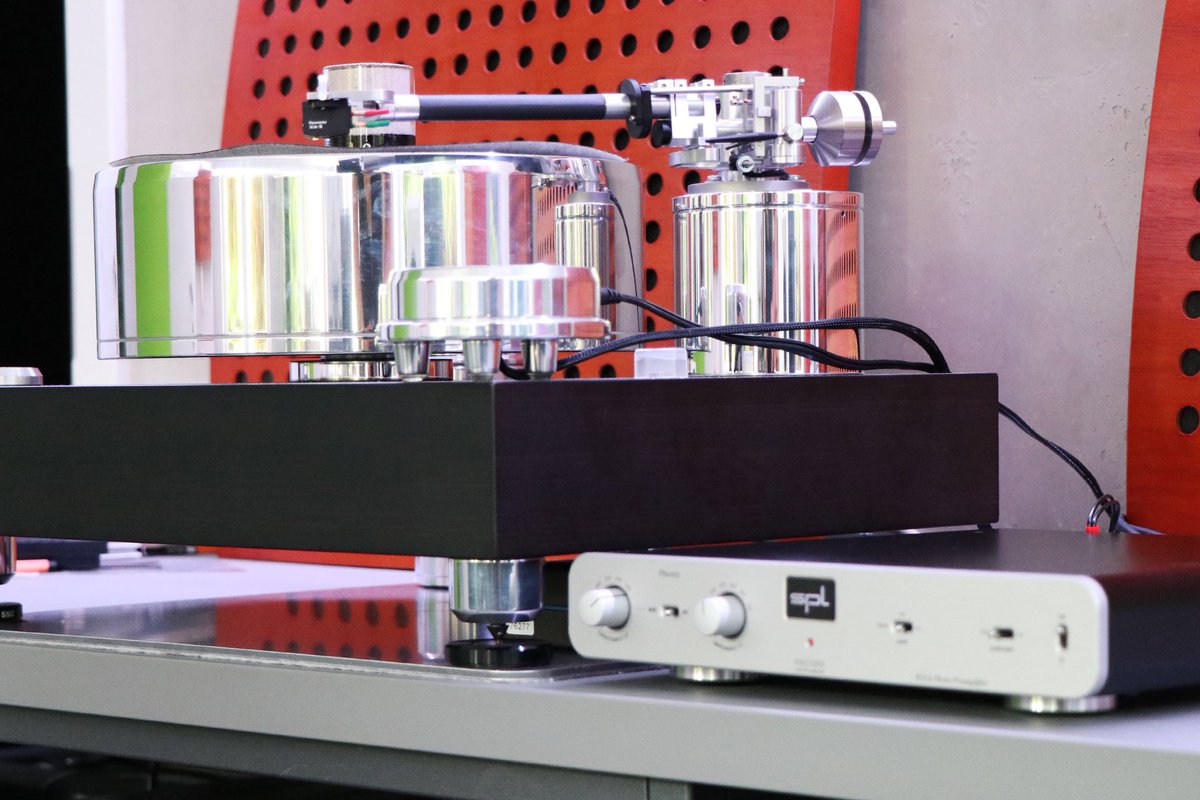 spltweets's tweet photo. At our dealer #EuphonicArchitect you got the possibility to test our Phonos RIAA Phono Preamp in combination with different record players 👉 it's definitely worth a visit!
Check the story on our blog: https://t.co/JxA4QiA60I
#ProfessionalFidelity
#splDMC #Mastering
#SDHT2019 https://t.co/dEWyIfnsqF