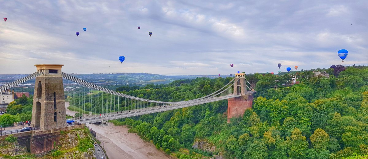 chrismeaker29's tweet photo. Couple of photos from this mornings @bristolballoon additional launch.
#bristolballoonfiesta https://t.co/tkTOgdGSQ9