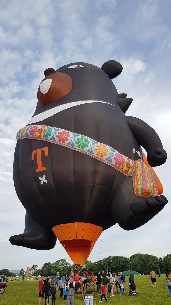 chrismeaker29's tweet photo. Couple of photos from this mornings @bristolballoon additional launch.
#bristolballoonfiesta https://t.co/tkTOgdGSQ9