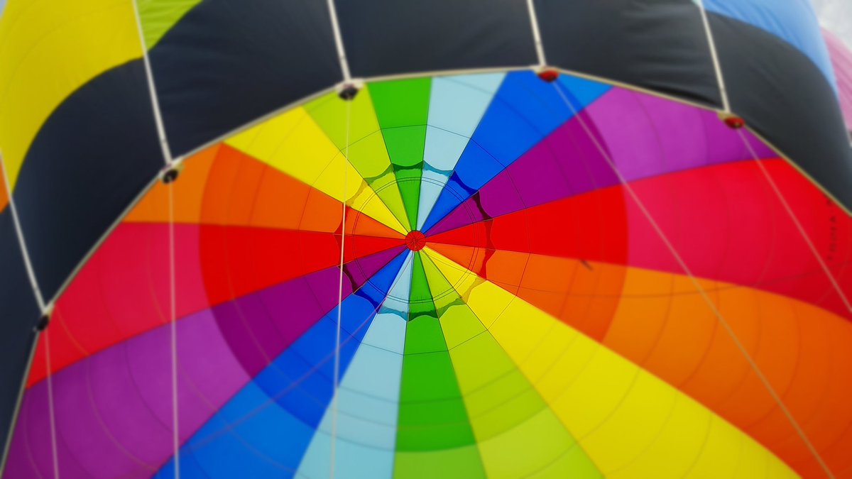 chrismeaker29's tweet photo. Couple of photos from this mornings @bristolballoon additional launch.
#bristolballoonfiesta https://t.co/tkTOgdGSQ9