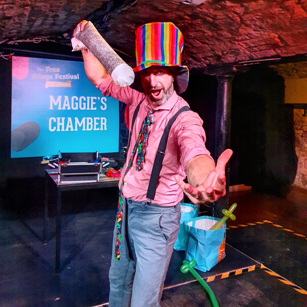 the3sistersbar's tweet photo. π© Love balloons, magic and think your kids deserve the best of the fringe? We do too, so go see @miromagicparty today! You'll find him in Maggie's Chamber every day from 11.30am π
#magic #edfringe #freefringe #freesisters #3sistersbar https://t.co/3PaunpLmwC
