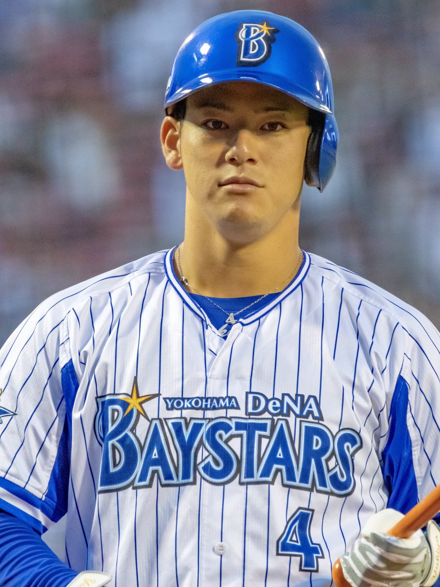 ﾅﾝﾄｶ Na Twitteru 背番号４を背負いし者 Baystars 伊藤裕季也 スターマン