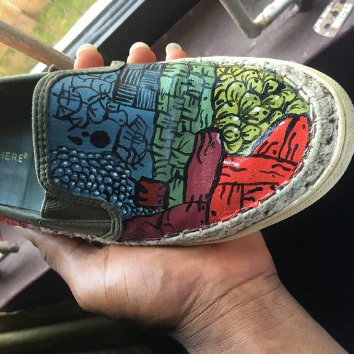 kepovsthegods's tweet photo. Hi, my business name is Blue Tag
I’m a custom artist based in lagos 
I customize on shoes, jackets and jean pants.
Please help retweet.
Someone might need me on your timeline 💙🙏🏾 https://t.co/CxgthF8xQS