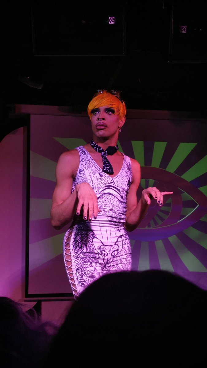 _tiawilsonx's tweet photo. last night was so amazing 😭 thank you for being my first drag show @plastiquetiara @OddlyYvie 👑💜 #prettyweird https://t.co/Po5bre9GGx
