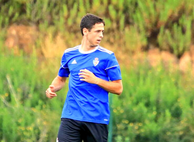 SDP_1922's tweet photo. Nuestro nuevo jugador @BenitoAsier ya trabaja en su primer entrenamiento con la Deportiva. ¡Bienvenido!
#Adelanteyarriba #VamosDeportiva https://t.co/xeGwnEsccT