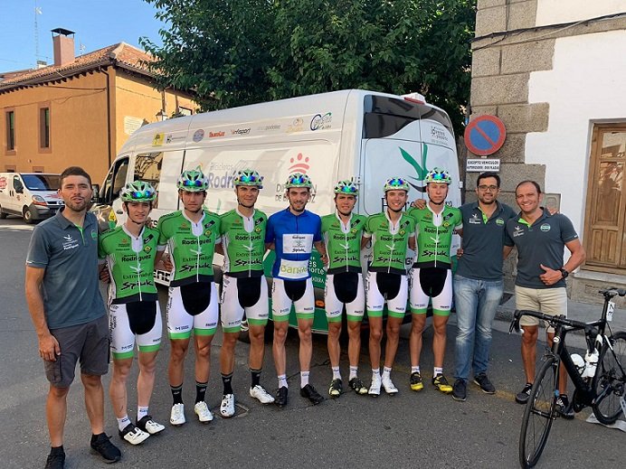 CiclismoJaen's tweet photo. En la Vuelta Palencia tomará la salida el @manucastilla97, que llega en un gran momento de forma tras finalizar 7º en Ávila. @marioperchas98 también acude con el @TeamExtremadura a la ronda palentina recuperado de la caída sufrida en la prueba abulense https://t.co/ot6XQjDkMF https://t.co/Ba2bluIUQ4