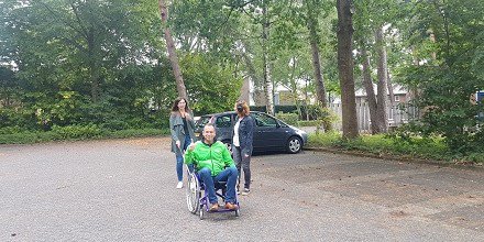 OpdeHeuvelrug's tweet photo. Inspirerende training #toegankelijkheid. Samen op pad om te testen, ervaren en meer kennis op te doen. Help jij ook mee aan een toegankelijk Heuvelrug? Kijk voor tips op https://t.co/FEmXb6IH3w
#inclusie #opdeheuvelrug https://t.co/MKazCd9TjJ