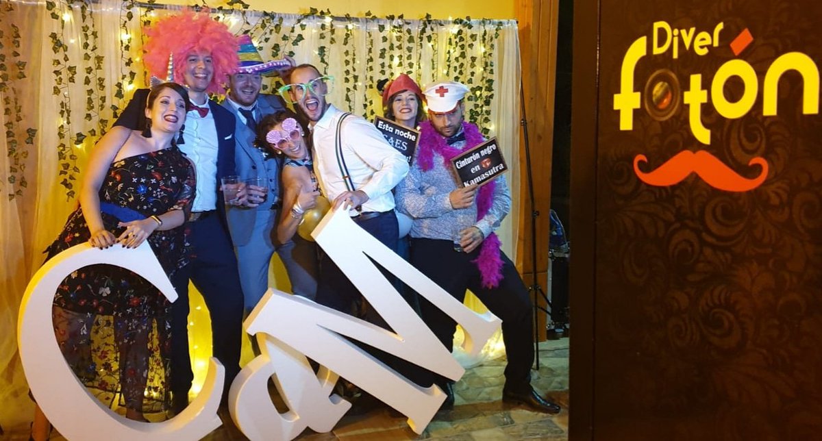 diverfoton's tweet photo. Qué bien lo pasamos en la #boda de Carmen y Moisés en Jumilla ¡Felicidades y a disfrutar el viaje!

¿Estás preparando tu evento?
Consúltanos: https://t.co/wuUtTfCQ57

#diverfoton #fotomaton #bodas #wedding #weddingawards #photocall #photobooth #videomaton #dnpphoto #party #foto https://t.co/FT1F2tSbZL