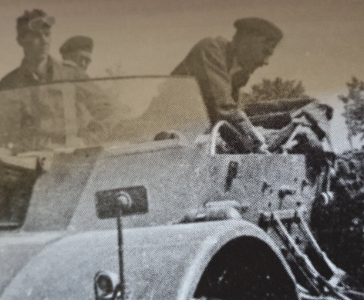 1/Why don't the Poles get on?" demanded Simonds over the radio on 8th Aug '44, the second day of  #TOTALIZE. "Because what was asked of the Poles was bloody impossible" is  #Maczek's overall conclusion. Simonds "perhaps underestimated" the depth of the German defences...