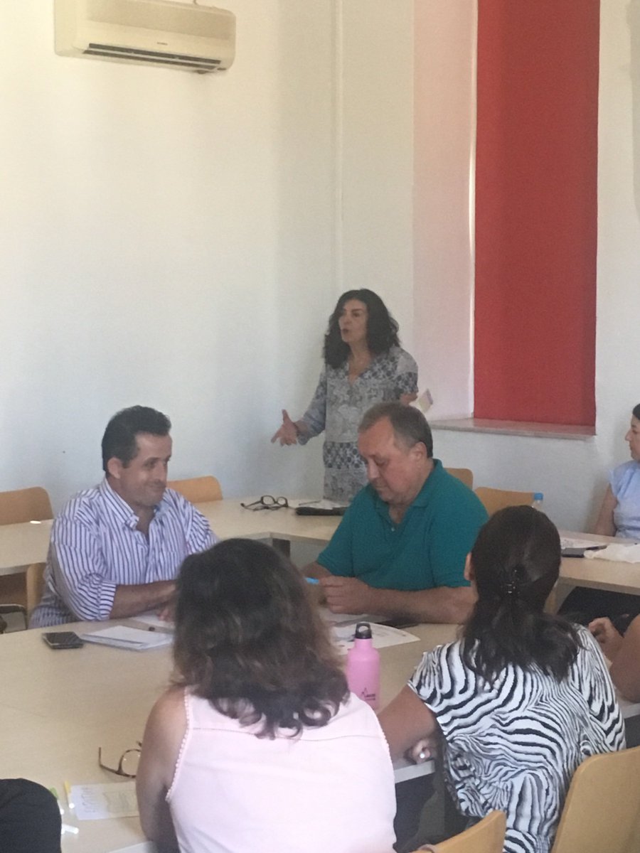 LanzaderaRV's tweet photo. “Entrevistas grupales” de la mano de @agueruiz de @ConTalentoRRHH porque no hay agosto que nos detenga en la búsqueda de #empleo 💪🏼🚀
#rrhh #Málaga 
@FundacionSMLRPH @fundacionTef https://t.co/cwKlLQJkWI