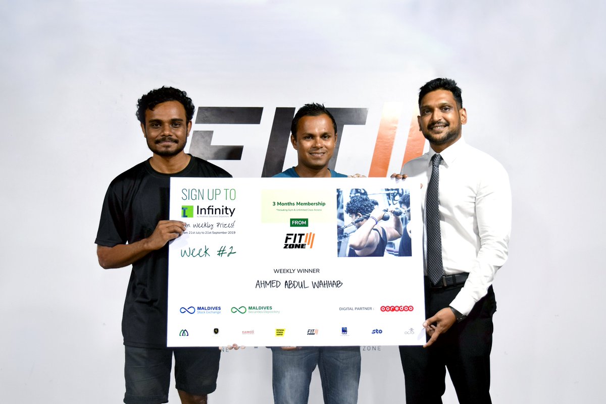 StockExchangeMV's tweet image. Congratulations Ahmed Abdul Wahhab!

Lucky winner of our "Sign Up to Infinity &amp;amp; Win" campaign, for week two.

Ibrahim Farish received the prize on behalf of the winner.

@fitzonemv 
@OoredooMaldives 

#SignUptoInfinityandWin #InfinityMV