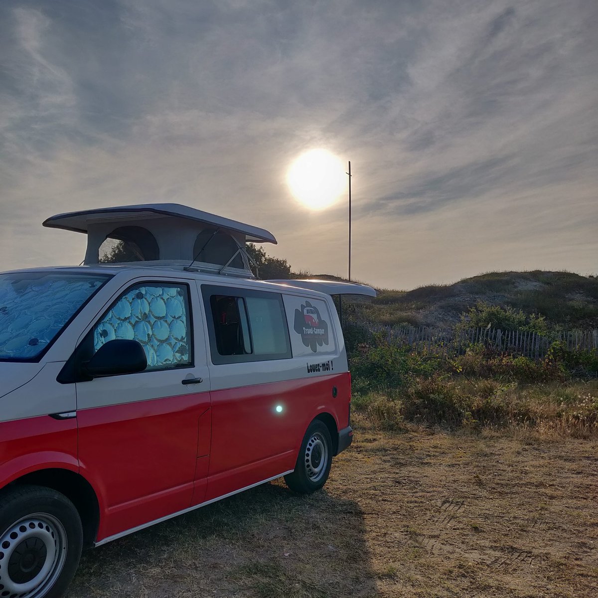 TravelCamper44's tweet photo. Parfois, il faut savoir faire un break ... Rien de mieux qu'un road trip pour se changer les idées.
.
Merci à notre #TravelCampeuse @camille_mrt pour la photo
.
#vanlife #travelcamper #vacances #holidays #voyage #travel #traveler #instatraveler #instatrip #vanlifer #vanaménage https://t.co/aABWuuYsk5