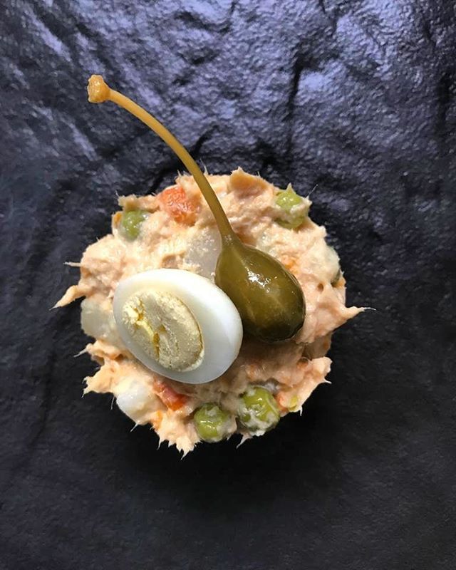 HCapelrosso's tweet photo. Vi aspettiamo per il vostro pranzo di lavoro 👨‍🍳🥂🍝 #buongiovedi#hosteriacapelrosso#vercelli#hosteria#chefcognasso#piedmont#vercelli#food https://t.co/iJmaQZYPYs https://t.co/BQsLiv8F1V