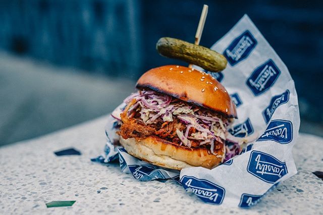 varsity_au's tweet photo. Pulled Pork and Dirty Slaw with Carolina BBQ Sauce... It's the Notorious P.I.G. obviously. .
.
.
.
#perthisok #varsityburgers #varsity #varsityau #pertheats #westernaustralia #perthfood #perthfoodies #perthtodo #perthyums #perthfoodadventures #foodofpert… https://t.co/PiCPicdYU0 https://t.co/Zv4Z8s9LqP