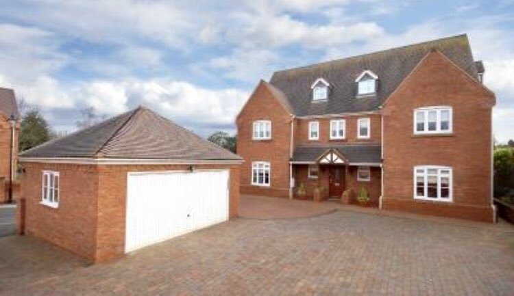 epdevelopments's tweet photo. MORGAN SPRINGS, Oldbury Wells, Bridgnorth. Projected Managed in 2003 by Martin Penny of E &amp; P Developments Ltd. An executive residence of five luxury houses in an exclusive gated development. 
The Street name MORGAN SPRINGS - named after Martin Penny’s son Morgan Penny. https://t.co/bgiQRLi2lj