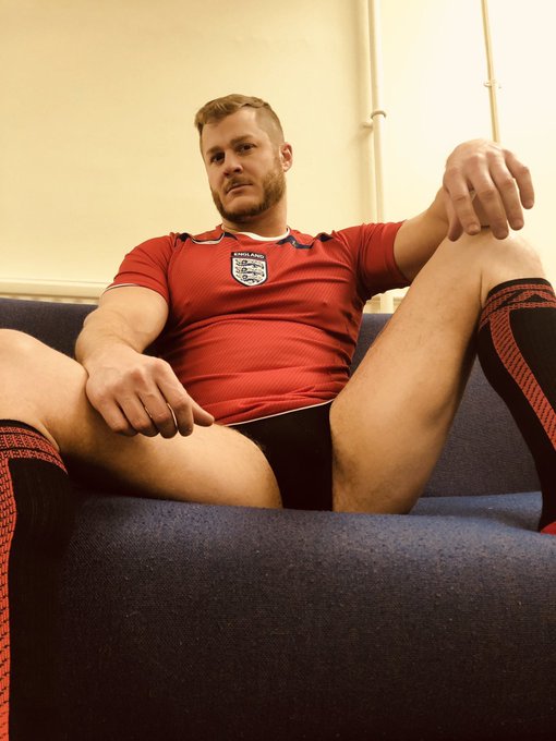 American Boy in England 🇺🇸✈️🇬🇧 https://t.co/JtLgjiQSj6 https://t.co/LoReXIYurj<a href="/tag/nopants"class="tags"><span>#nopants</span></a><a href="/tag/jockstrap"class="tags"><span>#jockstrap</span></a>