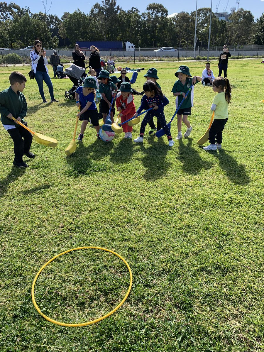 Dcblopez's tweet photo. What a whirlwind of a Sports Carnival with @Sherwood_Grange K-2 #whatasucess #sportsfun #crazywinds #clouds #sunshine https://t.co/afrBmAr4rN