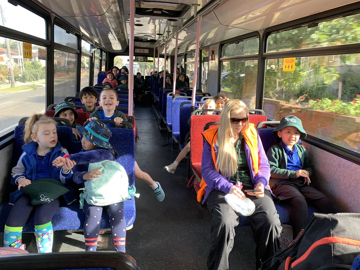 Dcblopez's tweet photo. What a whirlwind of a Sports Carnival with @Sherwood_Grange K-2 #whatasucess #sportsfun #crazywinds #clouds #sunshine https://t.co/afrBmAr4rN