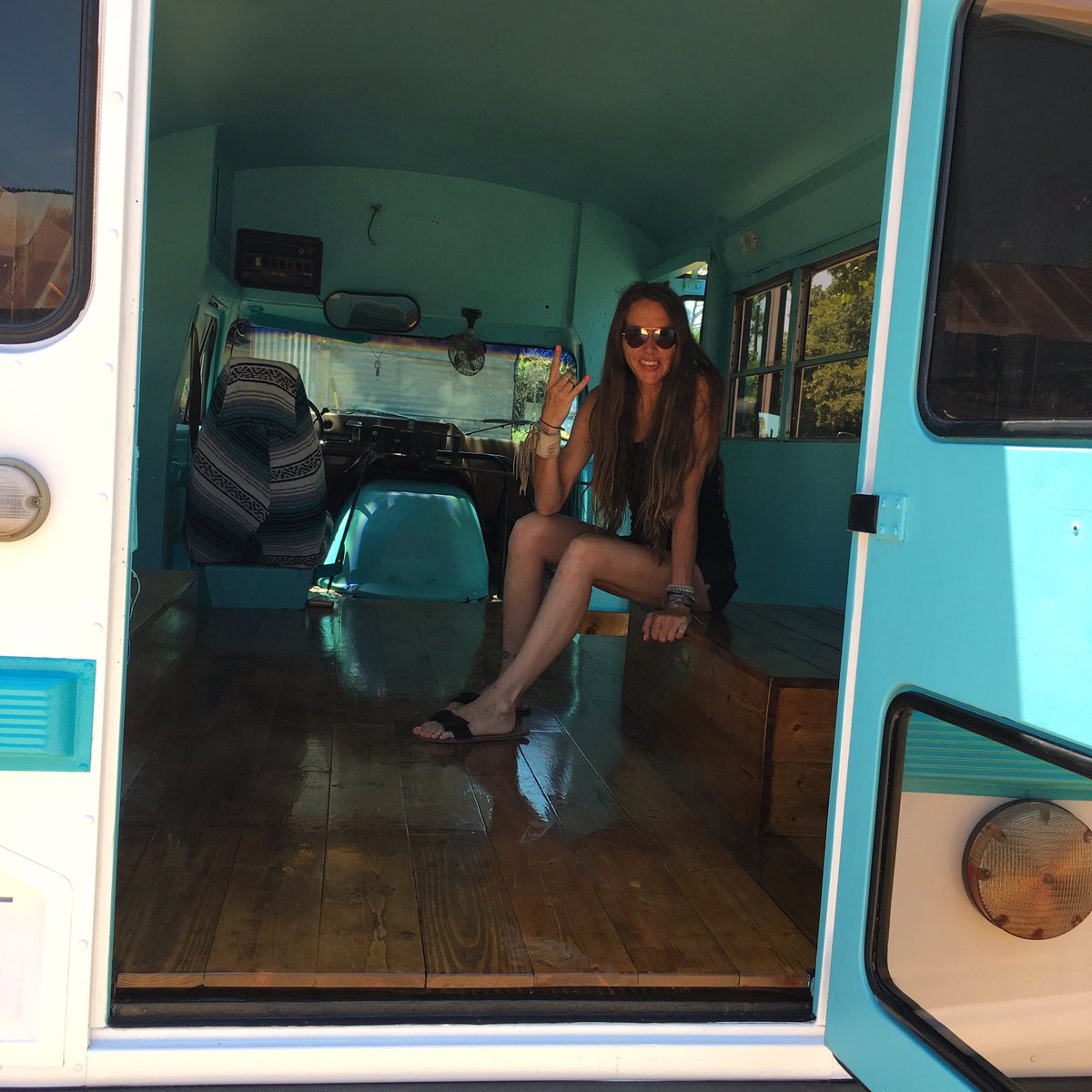 GinnyLimer's tweet photo. This space is everything to me. Envisioned four years ago, but in a matter of four weeks, it’s become a reality! #healonwheelsboutique #mobileshop #mobilegriefstore #mobilegriefcamp #mobilegriefshop #creativegrief #diygrief #skoolielove #skoolienation #skoolielife https://t.co/77VGGPN1DR