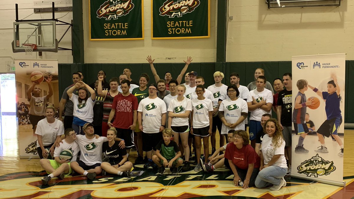 Excellent afternoon with my fellow @BankofAmerica volunteers at the @seattlestorm clinic with @SO_Washington athletes. We all had so much fun learning and playing!