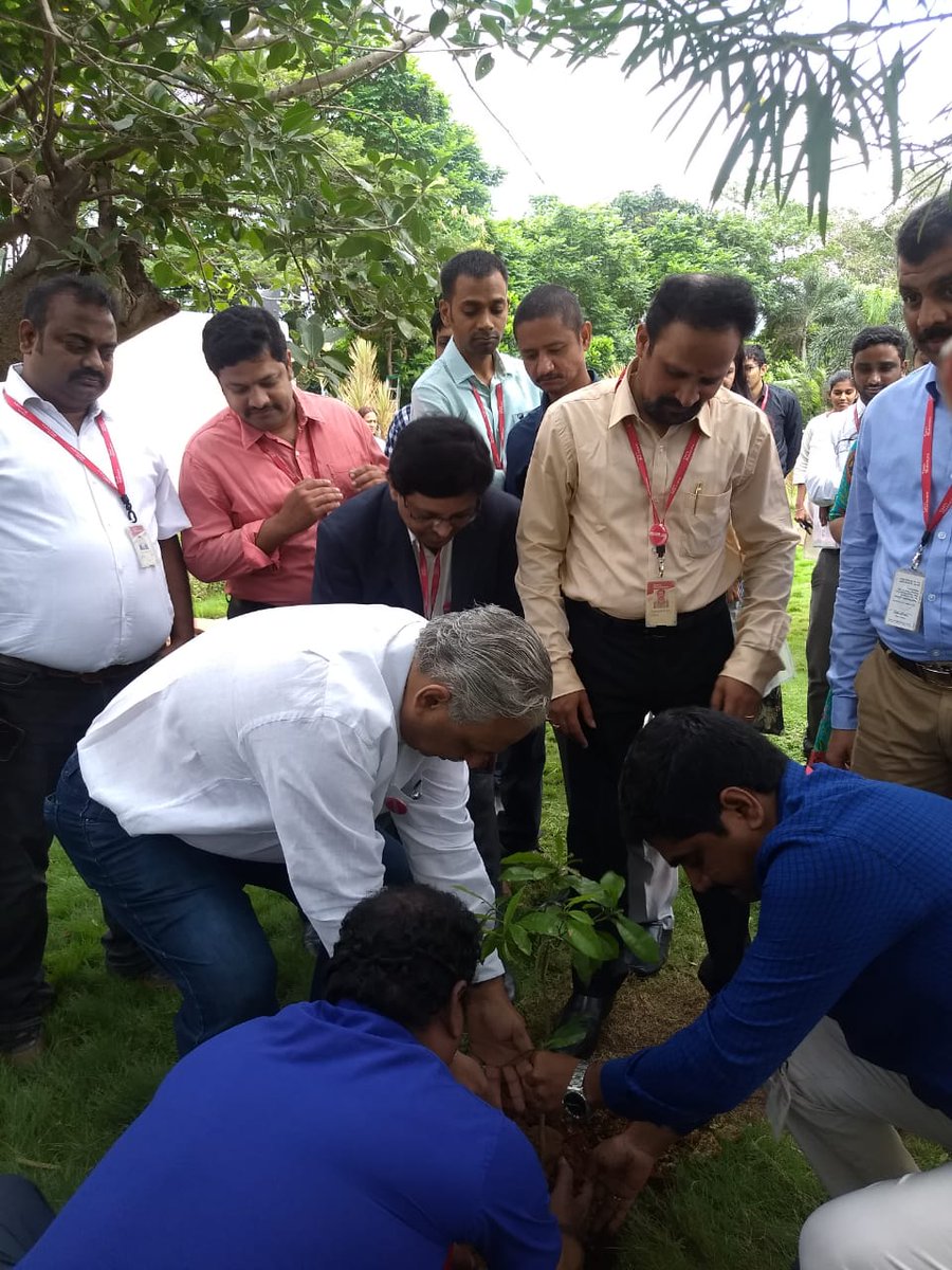 #DONTBEPLASTIC in action at @tech_mahindra VIZAG. VICTORY over plastic... ! I am inspired by the sheer action in such a short time! Way to go PASSIONEERS!