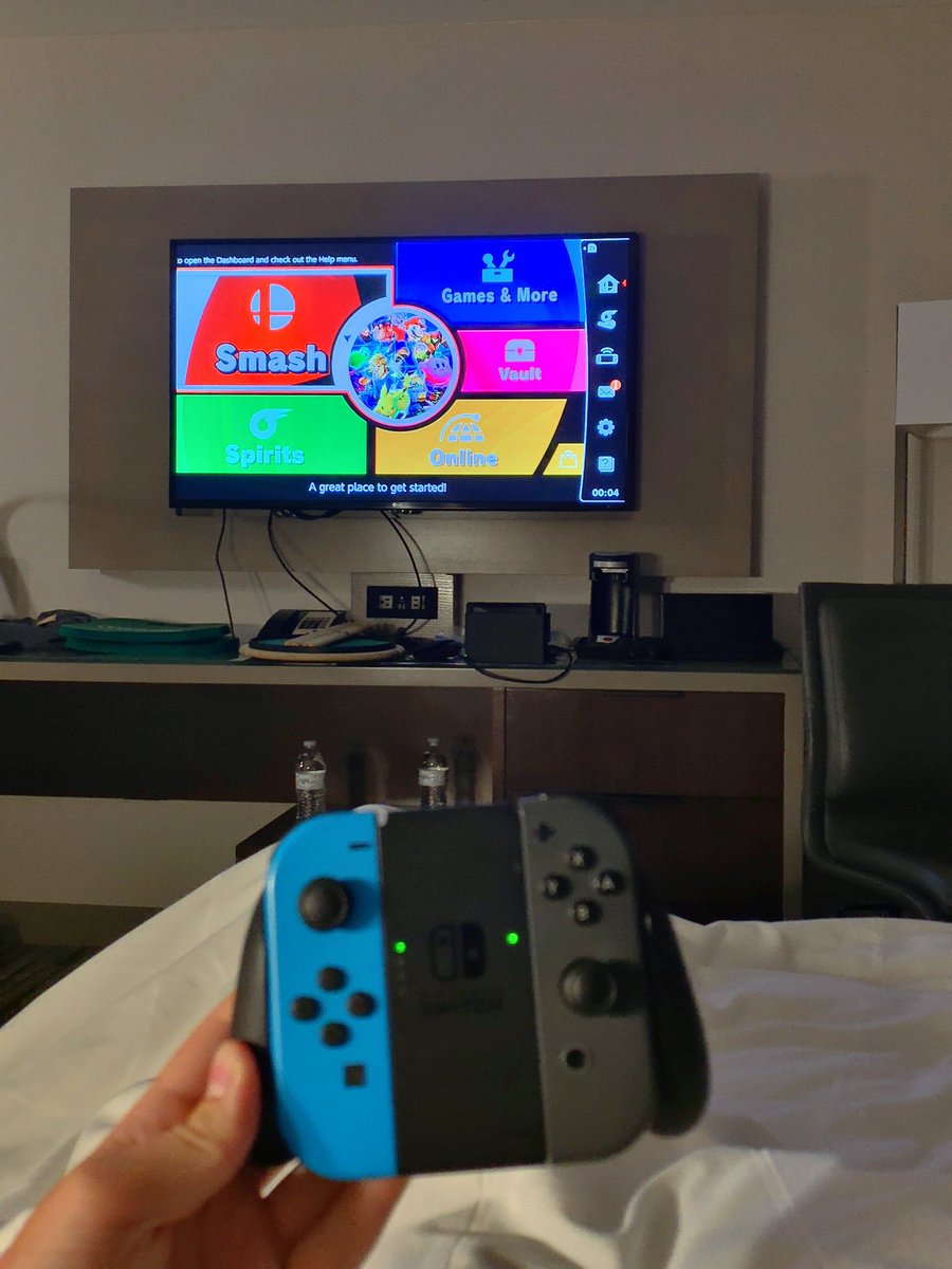 BradyHolland21's tweet photo. Getting in some matches before I stop by the @CouchmenDBC booth tomorrow, assuming they are still planning to have occasional games. #FoxMain #YoungLink2nd https://t.co/ToK6ieHXR3