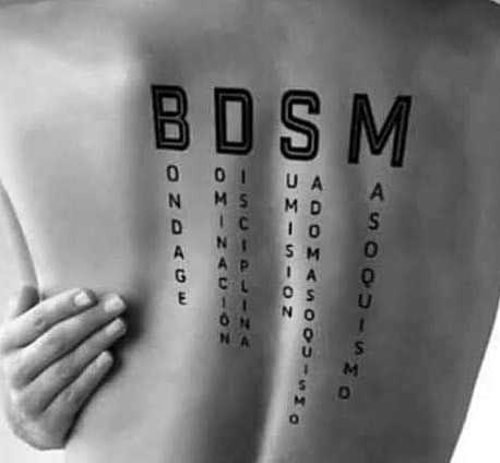 DommeScarllet's tweet photo. Y ❤ You BDSM 
.
. 
@cornodosul @BDSMDiscounts @bdsmbrasil @BDSM_BR
#dominatrixrj #dominante #prodomme #domme  #dominatrixbrasil #mistress #Rainha #lady #simsenhora #sadica #feetdomination https://t.co/yS4WicCCsE