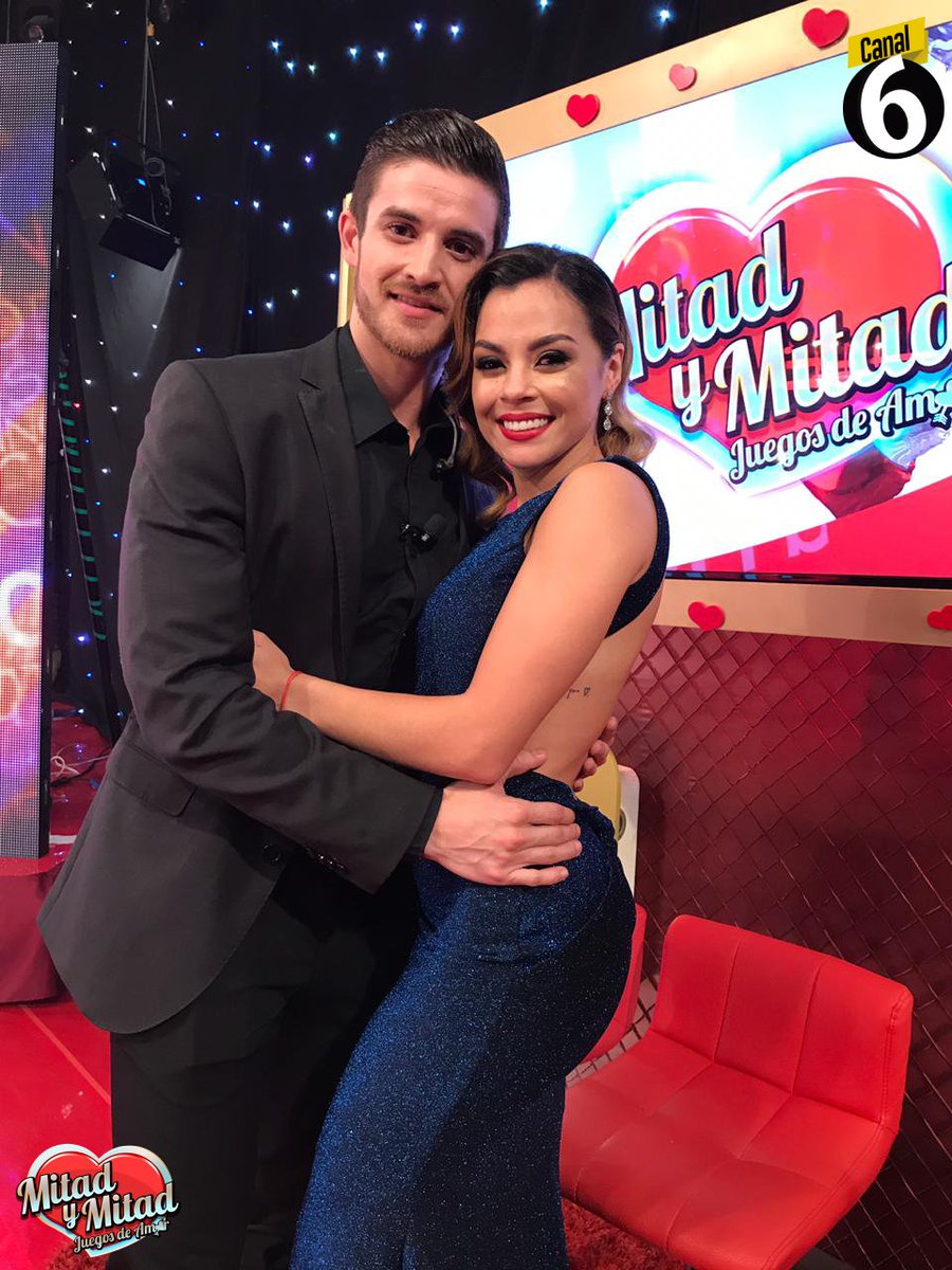 multimediostv's tweet photo. Con esta felicidad la nueva pareja saca a la luz su relación ❤ y un anillo de promesa es el cierre de este hermoso momentos que nos hicieron vivir 💍💕 | #MitadyMitad https://t.co/QEvloncvz6