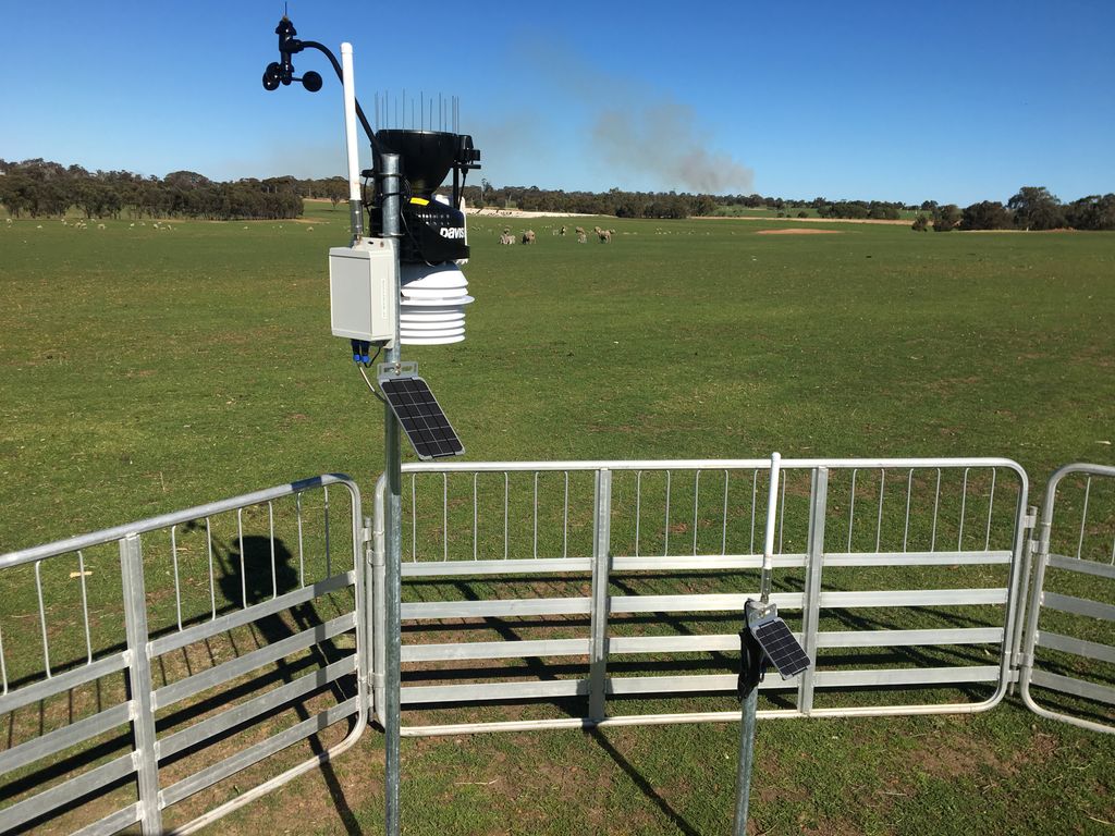 DPIRDbroadacre's tweet photo. Showcasing #AgTech sensors and devices at Katanning Research Facility for Day 2 of @DIRTSouthern and @DPIRD #Techspo2019 today. Staff from #DPIRDDigital will be there to provide independent advice on connectivity and using technology to resolve pain points on the farm https://t.co/c0lHU1rtyV