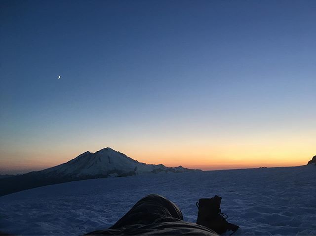lucasnolta's tweet photo. I don’t always sleep out under the stars, but when I do I get to see the sunset https://t.co/msaGvB45Vw https://t.co/4ui49w12Kg